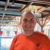 Schwimmlehrer Mirko Bernhardt im Wulfener Hallenbad.
