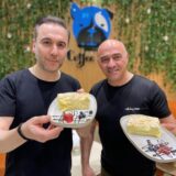 Karatzidis Triantayllos (r.) und Meletios Lazaridis sind die Geschäftsführer im Coffee Lab Dortmund.