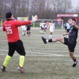 Fehlt möglicherweise beim A-Kreisligisten SW Meckinghoven: Stürmer Burak Umar (r., hier im Spiel bei Teutonia SuS Waltrop).