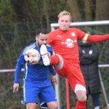 Nach einer 2:0-Führung durch Tore von Maximilian Wozniak und Tim Böing verlor der SuS Merklinde das Kreisliga-A-Derby gegen den VfB Habinghorst durch späte Tore noch mit 2:3.