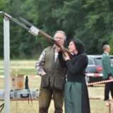 Bereits seit einigen Jahren sind Frauen beim Vogelschießen des ABSV Henrichenburg vertreten. Hier ein Archivbild aus 2019.