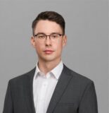 Fotocolloage Stockfoto Cannabis-Pflanze und Portrait des Rechtsanwaltes Johannes Nelkenstock