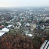 Auf einem Parkplatz im Castrop-Rauxeler Stadtteil Schwerin wurde ein geparketes Auto beschädigt.
