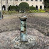 Ein Trinkbrunnen in Dortmund an der Propsteikirche.