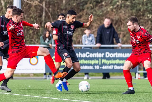 Türkspor Dortmund gegen den SV Schermbeck in der Oberliga Westfalen.