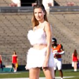 Topmodel-Kandidatin Stella aus Dortmund bei ihrem Walk in dem Football-Stadion aus Folge 8.