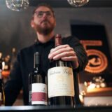 Der gebürtige Dortmunder Sommelier Tibor Werzl ist Gastgeber im Bochumer Menürestaurant FIVE.