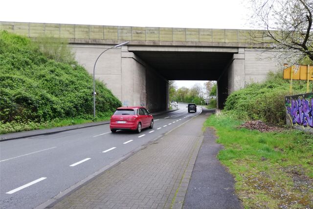 Die Autobahnbrücke der A2, die in Recklinghausen über die Hochstraße führt.