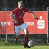 Zweimal legte der TuS Henrichenburg (rote Hemden, hier im Spiel gegen die SG Horneburg) einen Blitzstart hin und siegte am Ende mit 3:1 gegen den SC Marl-Hamm II.