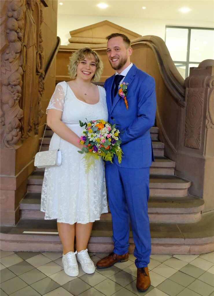 Das Brautpaar Michelle Borzym und Sebastian Emanuel Rodriguez Romero im Recklinghäuser Rathaus Das Brautpaar Michelle Borzym und Sebastian Emanuel Rodriguez Romero im Recklinghäuser Rathaus