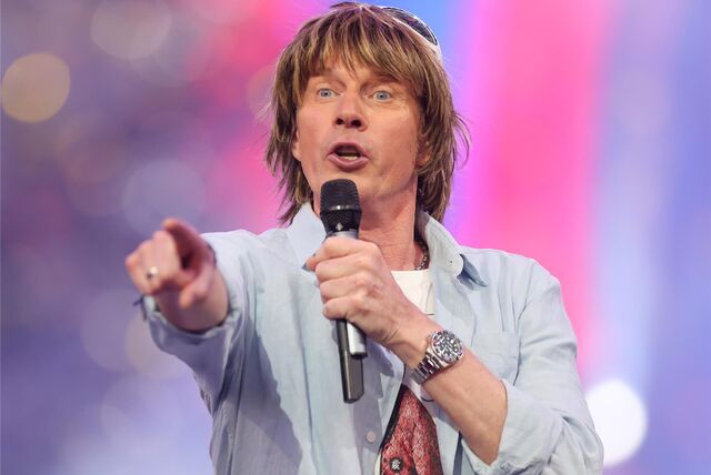 Mickie Krause steht auf der Bühne des Festivals