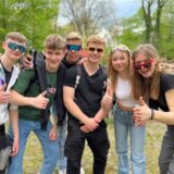 Feiernde Leute am 1. Mai
