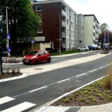 Heller Streifen auf einer Kreuzung