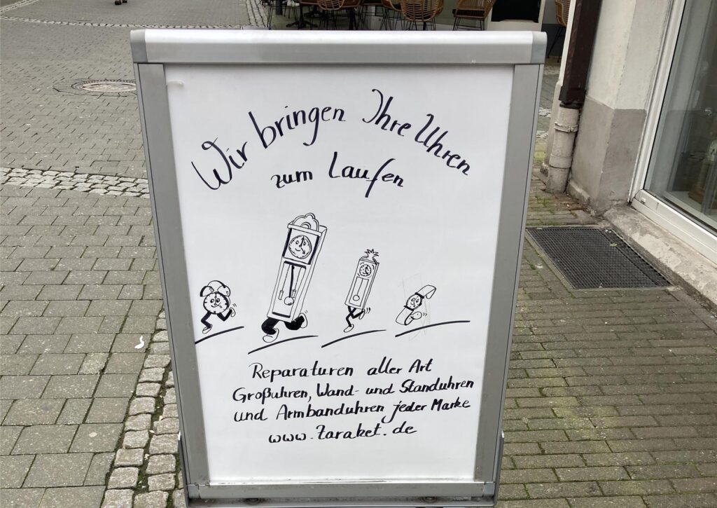 Klappaufsteller Uhrengeschäft Große Geldstraße in Recklinghausen.