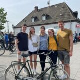 Julian Hertrampf, Hannah Dommel, Tabitha Jäger, Madleen Banze und Andreas Wiesner (v.l.) freuen sich nun über das neue Fahrrad.