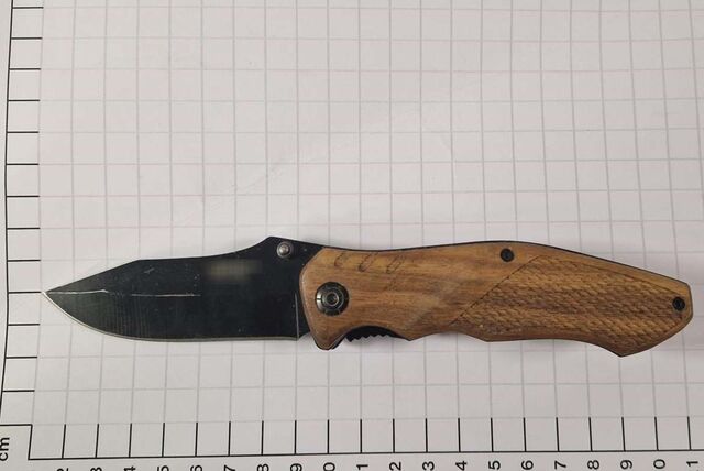 Eines der Beschlagnahmten Messer am Dortmunder Hauptbahnhof.