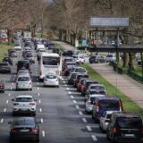 Rund ums Stadion ist ungewöhnlich viel Verkehr zu erwarten. (Symbolbild)