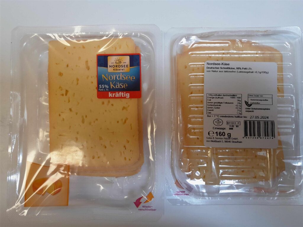Eine Verpackung des bei Rewe verkauften Nordseekäses der Eine Verpackung des bei Rewe verkauften Nordseekäses der