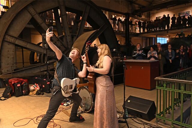Die Band „Dorsten“ aus Phoenix gab am Mittwochabend ein Konzert in der Maschinenhalle auf Fürst Leopold.