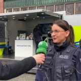 Pressesprecherin Lena Siebert (rechts) im Gespräch mit HA-Redakteurin Meike Holz.