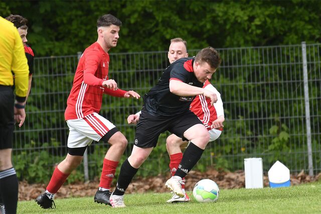Trotz eines 1:2-Rückstandes setzte sich der TuS Henrichenburg in der Kreisliga B3 Recklinghausen mit 4:2 gegen den FC Spvg Oberwiese durch.