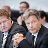 Staatssekretär Patrick Graichen musste später nach Vorwürfen der Vetternwirtschaft sein Amt räumen. Hier zusammen mit seinem Chef und Parteifreund Robert Habeck.