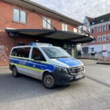 Ein Polizeiauto vor dem Hauptbahnhof Castrop-Rauxel. In diesem Fall war die Bundespolizei vor Ort, in den kommenden Tagen will die Kreis-Polizei verstärkt kontrollieren.