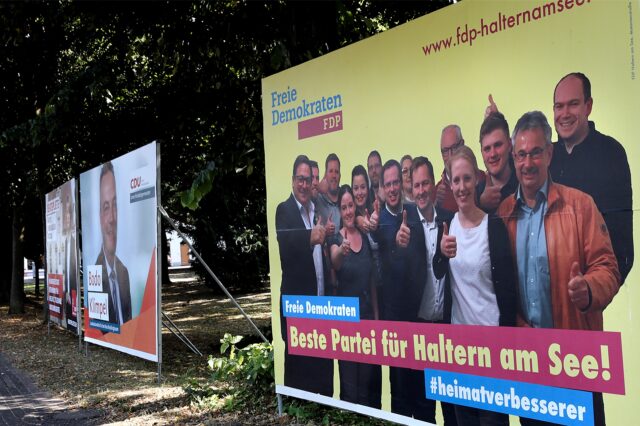 In Kürze werden wieder Wahlplakate, wie hier bei der Kommunalwahl 2020, im Halterner Stadtbild auftauchen.