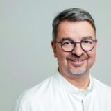 Dr. med. Martin Presch ist Chefarzt der Klinik für Innere Medizin und stellvertretender ärztlicher Direktor im St. Sixtus Hospital.