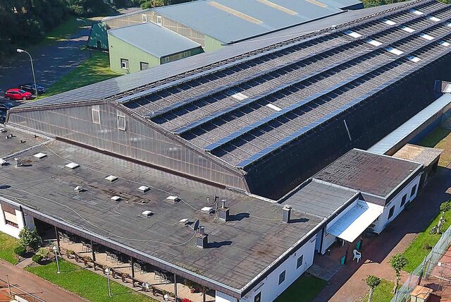 Die Photovoltaikanlage auf dem Dach der Tennishalle vom TuS Ickern erstreckt sich über 4300 Quadratmeter.