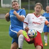 Der FC Frohlinde (blaues Trikot) wird in der nächsten Saison vermutlich kein Frauen-Team aufbieten können.