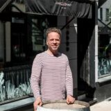Alexander Hafer von der Weinbar GoodWineOnly wünscht sich, dass die Stadt Dortmund sich auch nach der EM 2024 noch Mühe gibt, die Innenstadt zu verschönern.