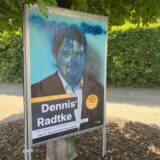Beschmiertes CDU-Plakat