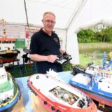 SMC-Chef Reiner Hans an seinem Modellbau-Stand.