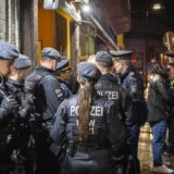 Polizisten bei einer Razzia in Dortmund. Im Vergleich zum Jahr 2022 ist die Kriminalität in der Stadt deutlich angestiegen.
