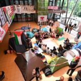 Propalästinensische Aktivisten haben in einem Gebäude der Universität Bremen ein Protestcamp errichtet.