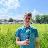 Menschen versammeln sich beim Gemeindefußballfest in Henrichenburg 2023.