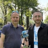 Tobias Klotz vom Organisatoren-Team und Reporter Philipp Pohl sprechen über die Höhepunkte bei Westpark-Fest.