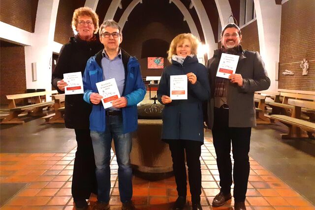 Mechthild Krawinkel, Jürgen Bücker, Andrea Franke-Reh, Pastoralreferent Georg Kleemann (Mitglieder im Gemeindeausschuss St. Laurentius)