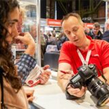 Rund 100 Aussteller und Marken präsentieren auf der Photo+Adventure 2024 ihre Neuheiten.
