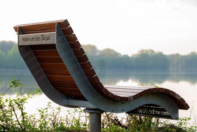Waldsofa am See