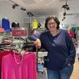 Verkäuferin Justine Borchardt steht in ihrem Laden „Justyna Mode“ in der Altstadt von Recklinghausen