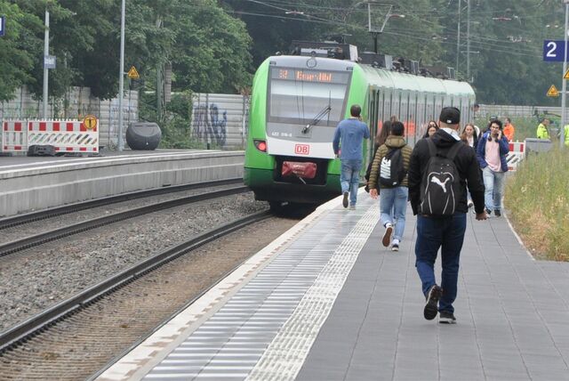 Wegen möglichen Schäden an einer Brücke fielen Züge der S2 und RB32 aus.