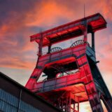Der Förderturm der Zeche Ewald im Abendlicht.