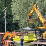 Die Lippe-Fähre Baldur wurde am Mittwoch (15.5.) von Mitarbeitern des Lippeverbandes zu Wasser gelassen.