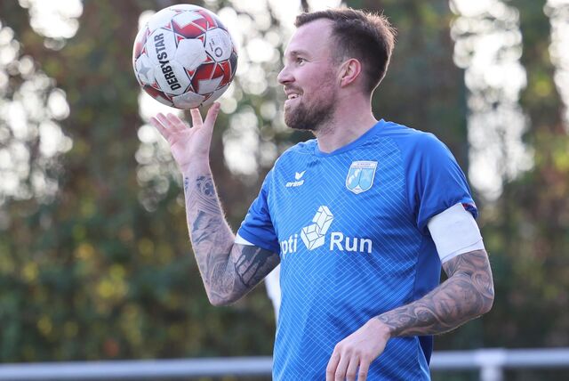 Kapitän Kevin Großkreutz hat seinen Vertrag bei Wacker Obercastrop verlängert.
