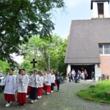 Der letzte Gottesdienst ist an Pfingsten in der Laurentiuskirche gefeiert worden. Nicht allen gefällt der Abriss des Gotteshauses, doch auch Aufbruchstimmung war zu spüren.