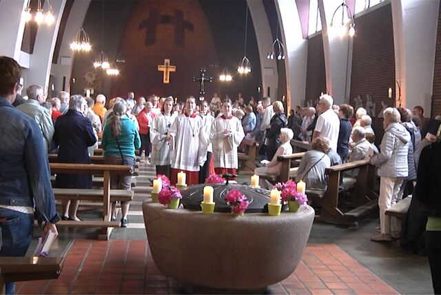 Halterner nehmen Abschied von der Laurentiuskirche.