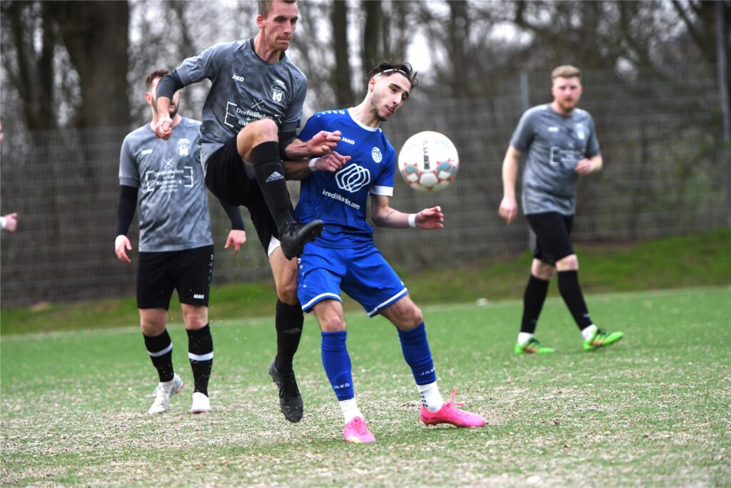 Waltrops Leonardo Jurisic (r.) wechselt zu Mengede 08/20.