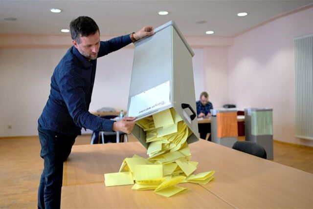 Eingang zum Wahllokal